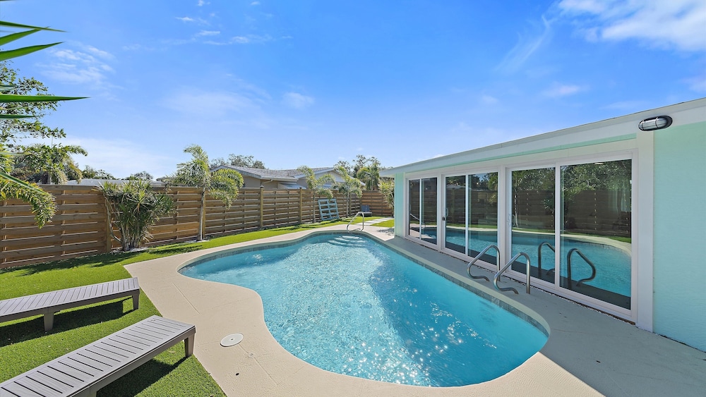 Coastal Cottage 2 Bedroom Home