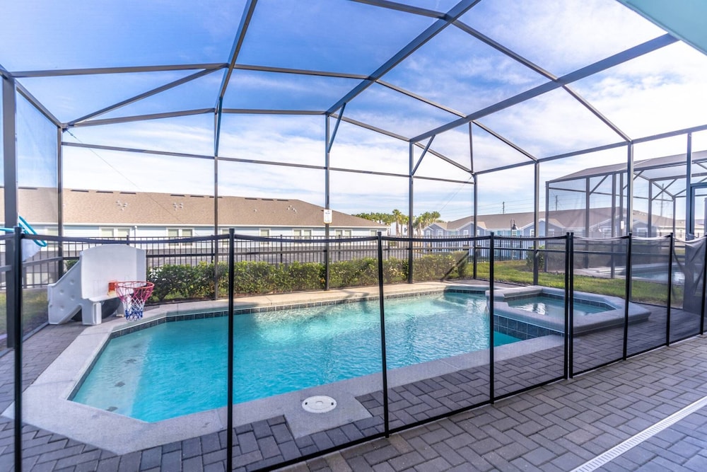 3285 Windsor Island