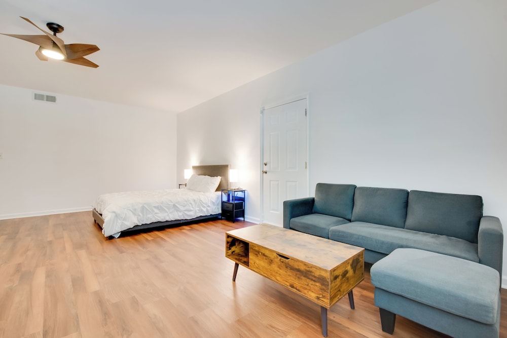 Near Trails & Live Music: Cozy Atlanta Apt!