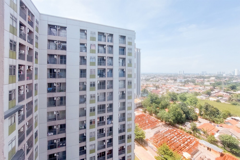 Warm And Spacious Combined Unit 2Br At Serpong Greenview Apartment