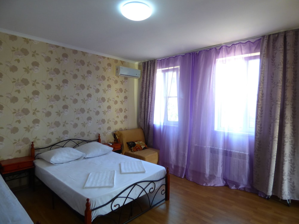 Guesthouse on Sevastopolskoy view 3