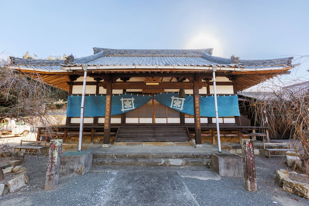 Temple Hotel Kokushoji