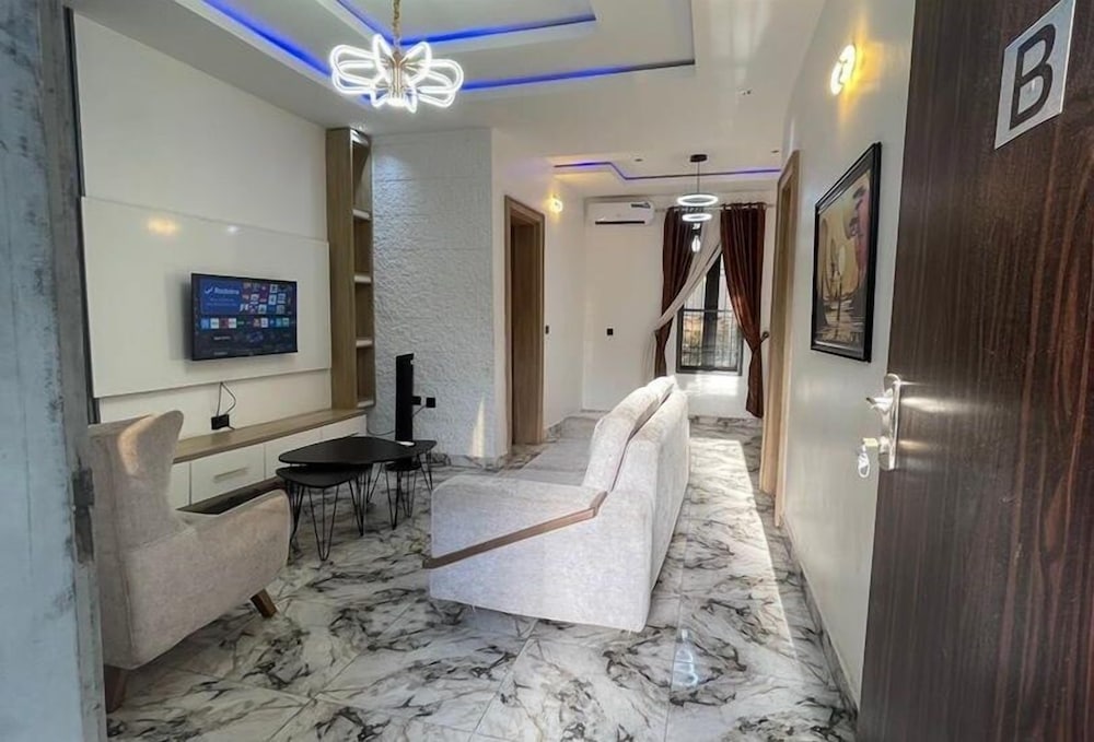 Deroche Apartment
