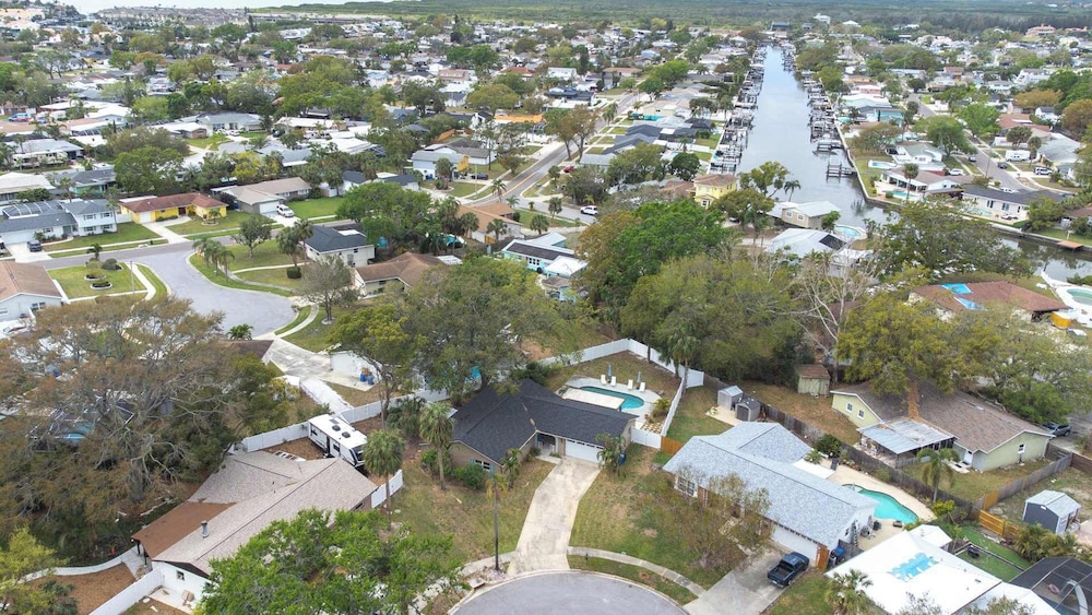 Bay Crest House Stay for 10!