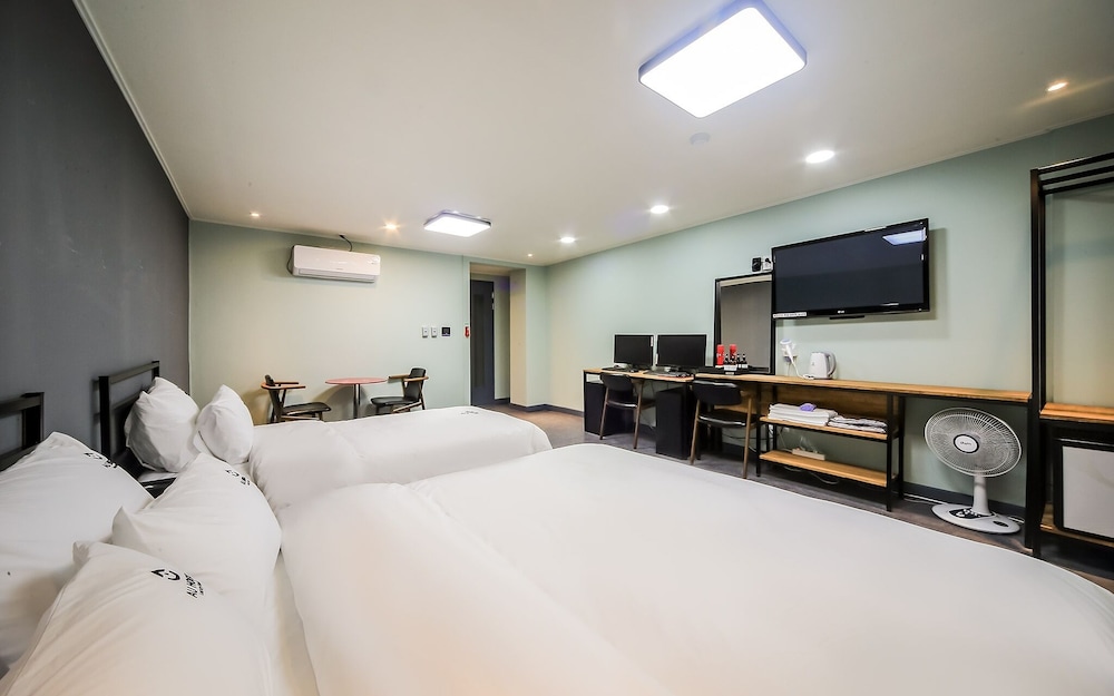 hotel room
