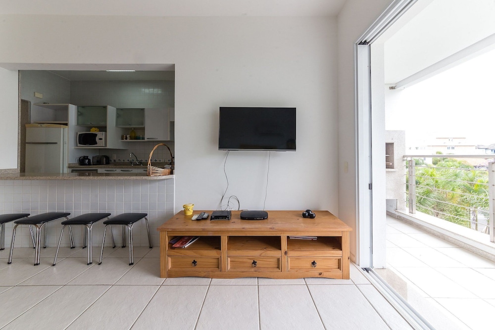 Apt With Pool 250m From Jurere Beach Aya201