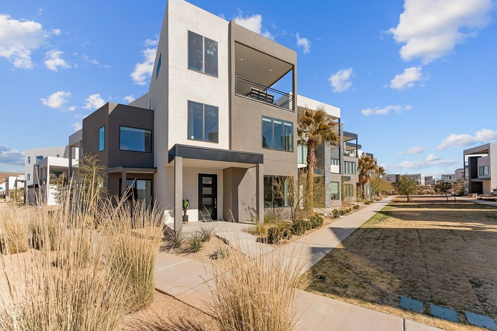 Olympic Escapes Gold 6 Bedroom Townhouse