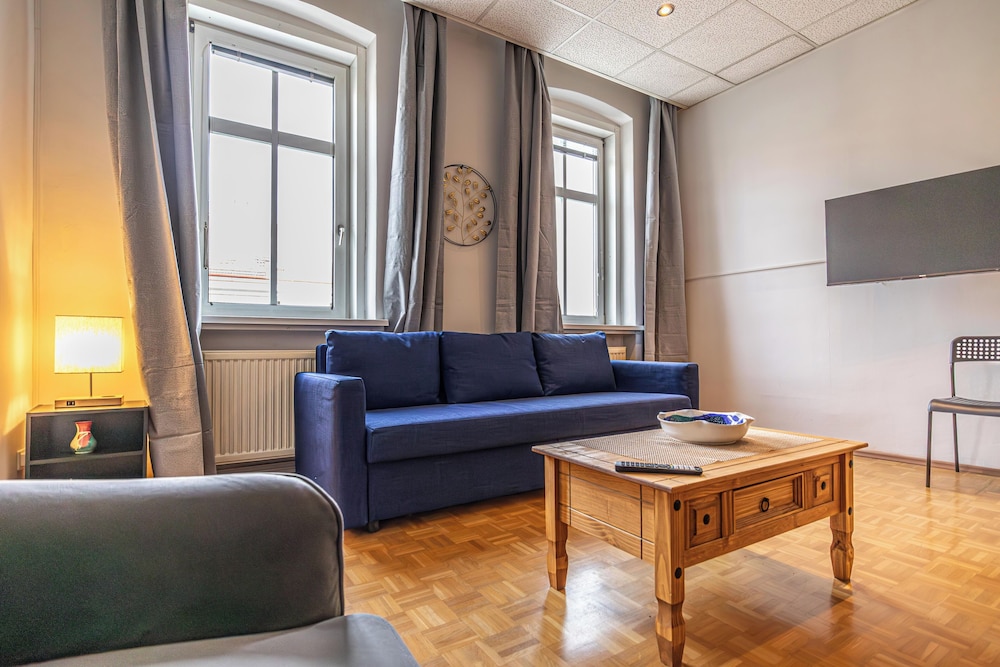 Vienna Spacious 2BR Apt Long Stay