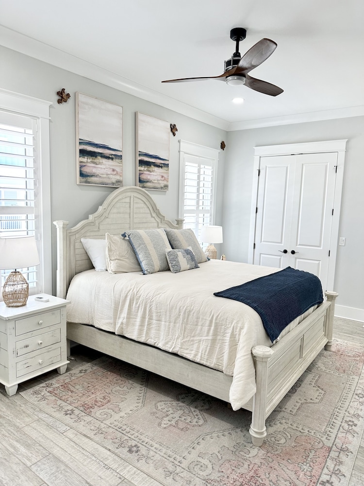 Casamigos 6 Bedroom Home by RedAwning view 2