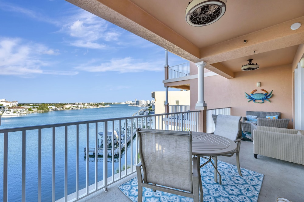 Harborview Grande Condominium