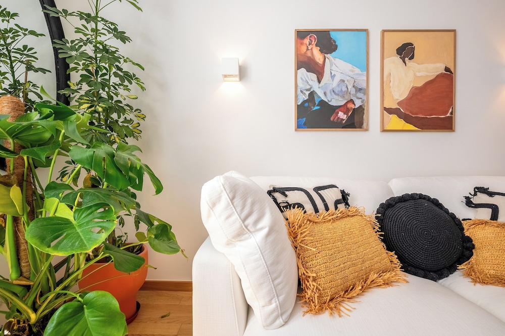 Blue Tide - Two Bedroom Apartment