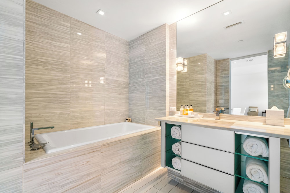 Luxury Vacation Rentals in South Beach by LRMB