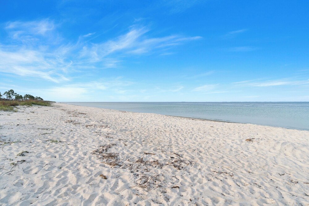 Beach Access: Port St Joe Home w/ Screened Patio!