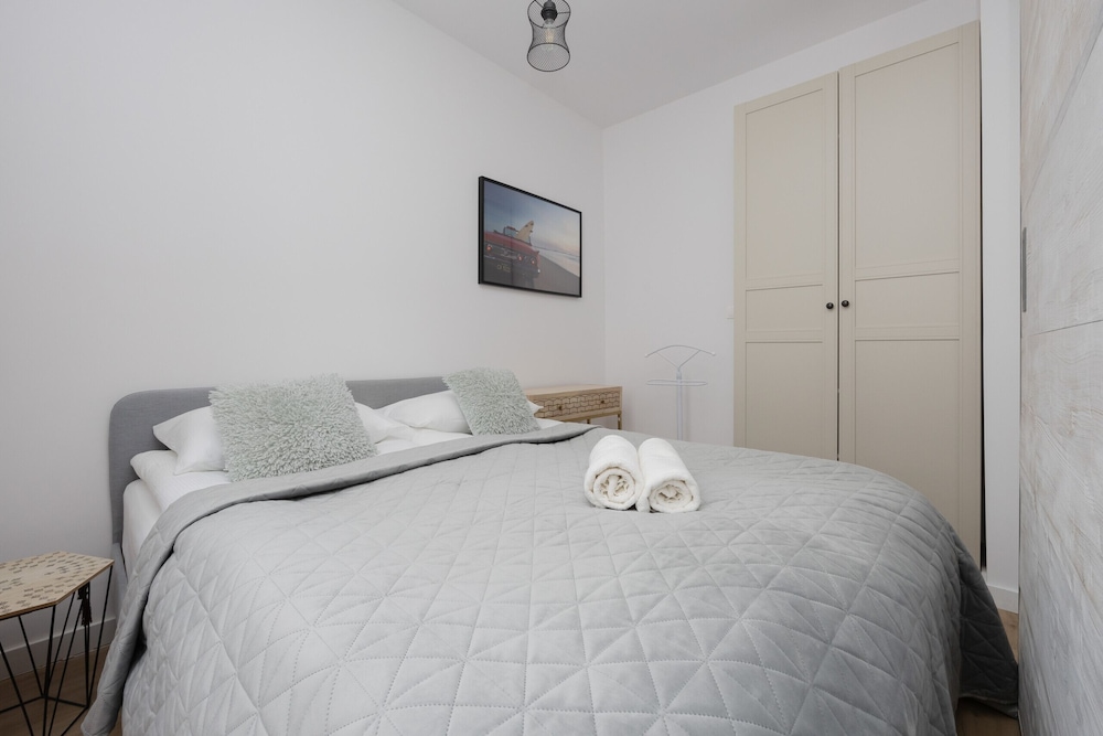 Apartment With Bath in Warsaw by Renters view 5