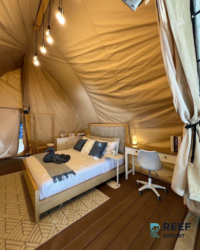 Floating Home in Reef Resort 3