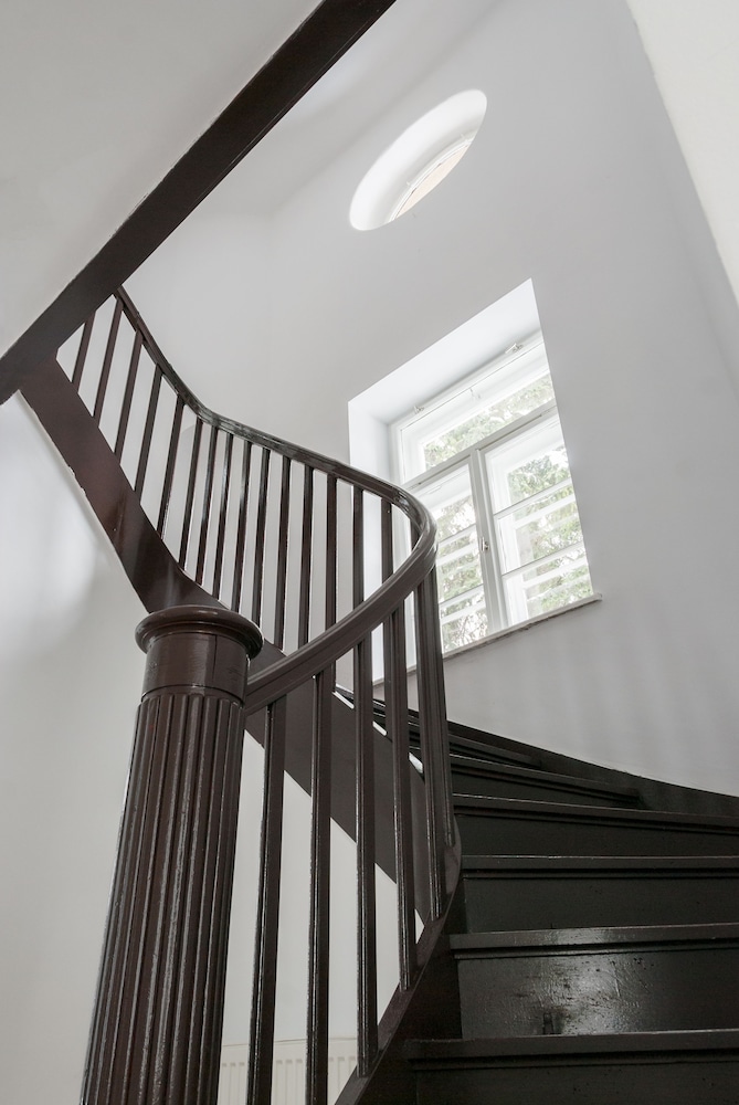 Iezer Residence