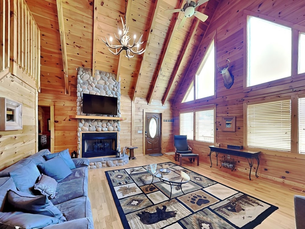 Pinnacle Place by Jackson Mountain Rentals