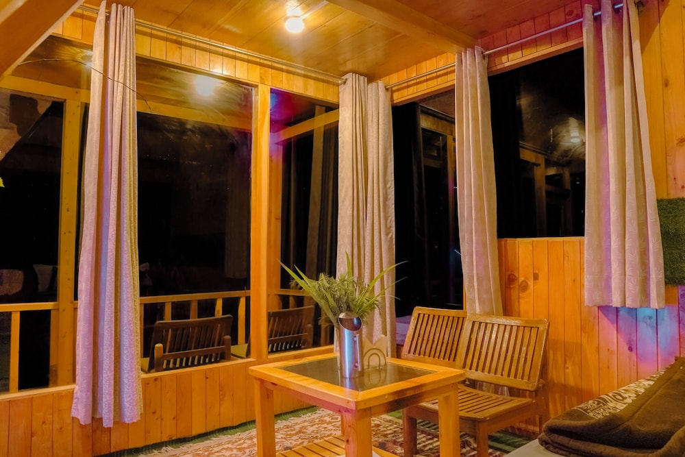 WOW Treehouse & Cottages