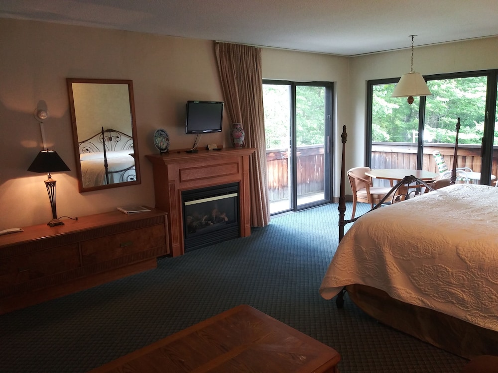 Catskill Mountain Lodge - Property Image 31