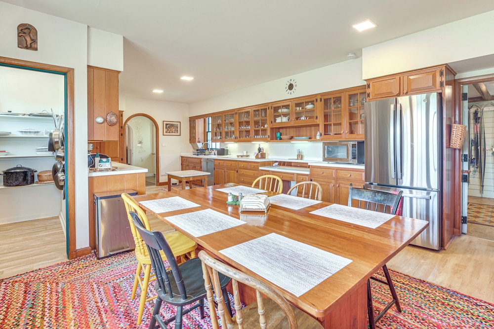 Expansive Retreat on 280 Acres in Lake Placid!