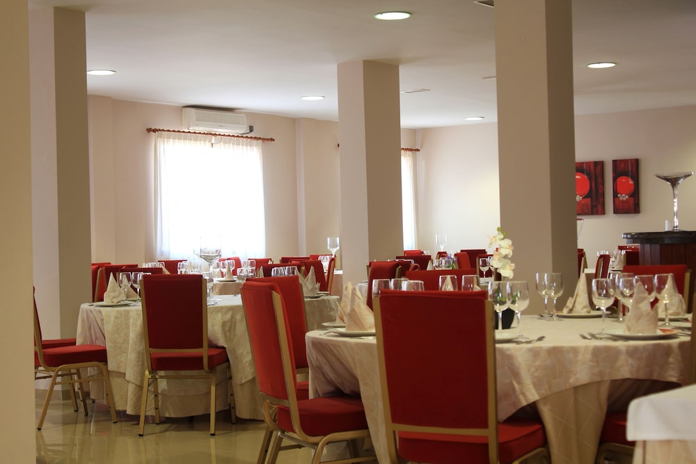 Hostal Restaurante Luciano photo 2