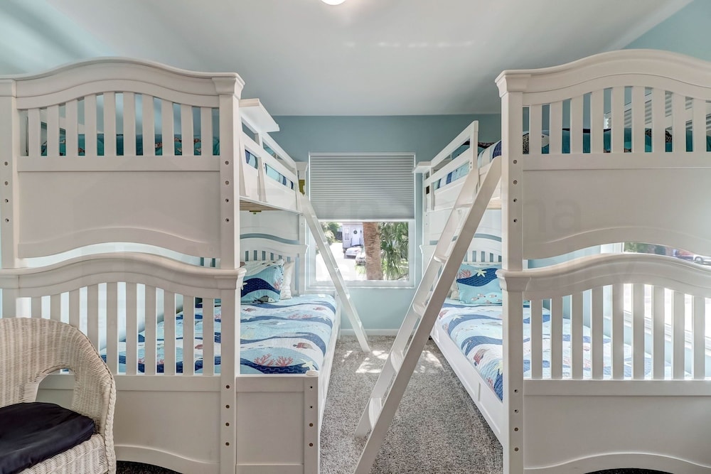 Fernandina Beach Vacations - Dog Friendly Oceanfront Beach House by RedAwning - Property Image 13