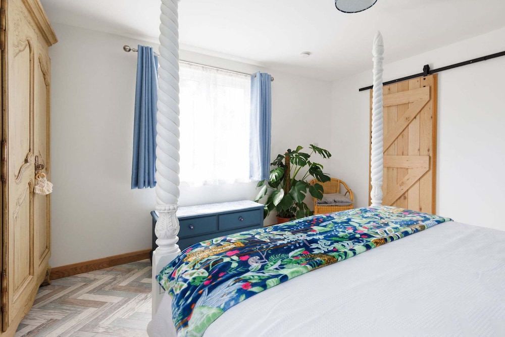 Cosy Cabin Retreat Close to Beaches