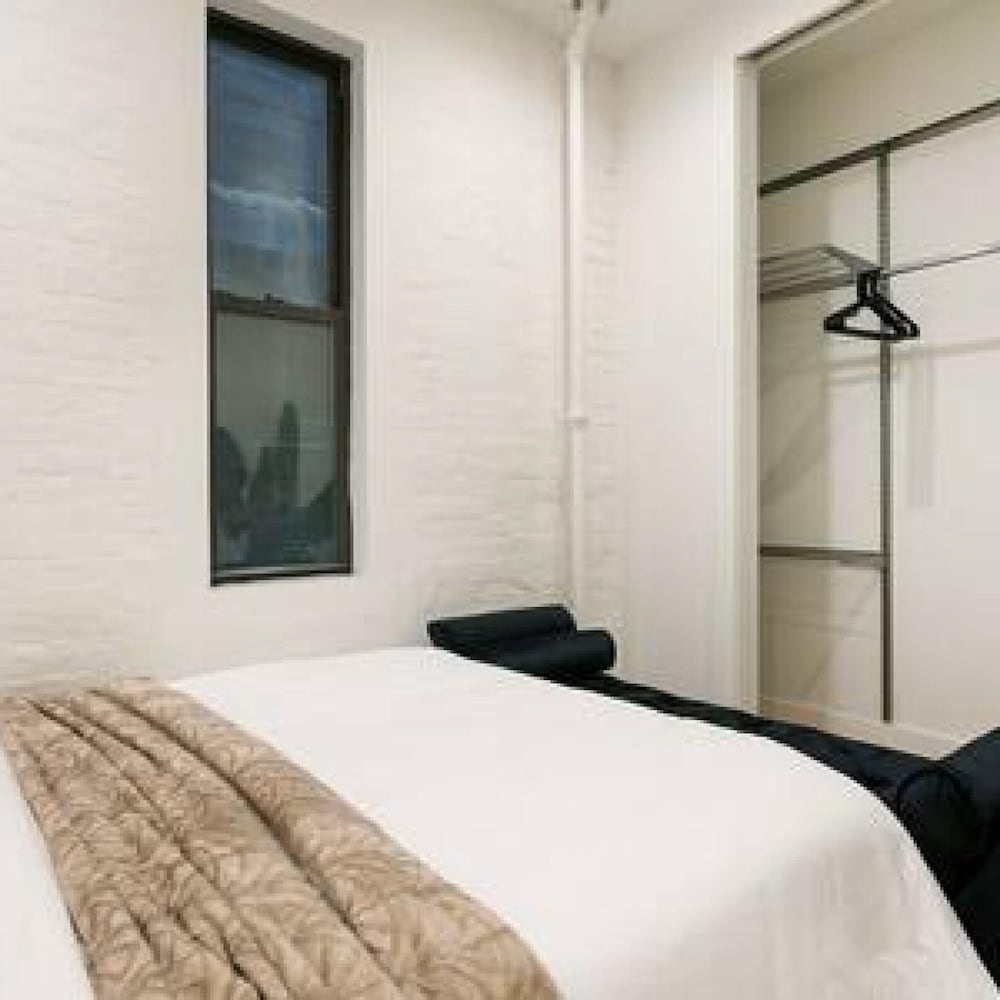 1290-6 Newly Renovated 2 Bedrooms in UES