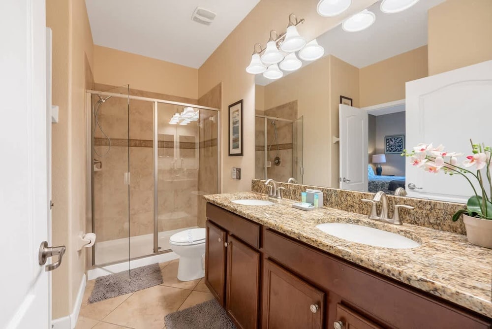 Cozy Comfortable 9BR Retreat in Champions Gate
