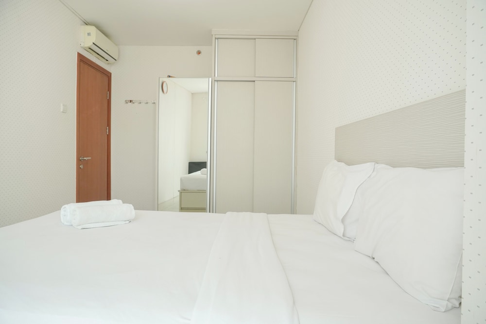 Nice And Comfort 1Br Apartment At Woodland Park Residence