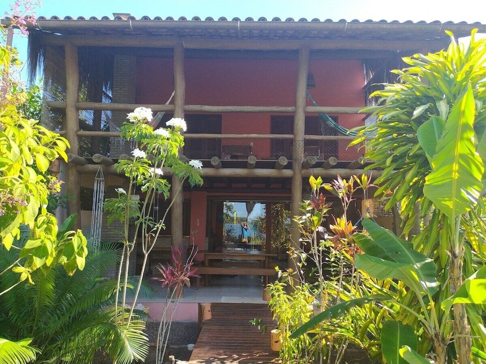 Casa de Temporada Felicidade, 38 Hóspedes, 2 Piscinas, 9 Suítes e 2 Churrasqueiras em Itacaré Bahia