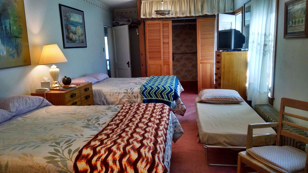 Fish & Loaves B&B