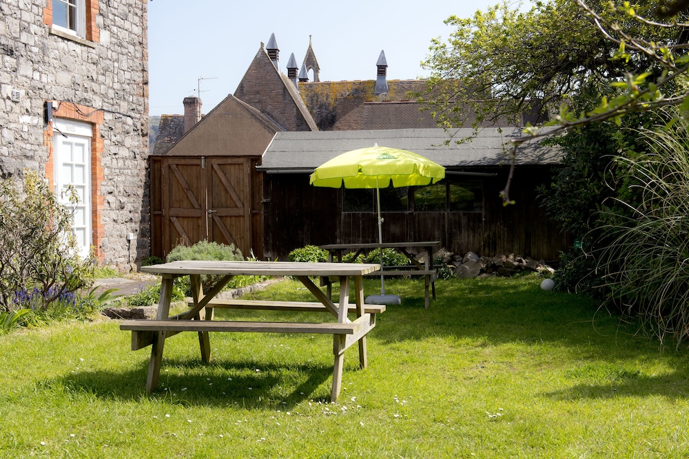 YHA Cheddar Partner