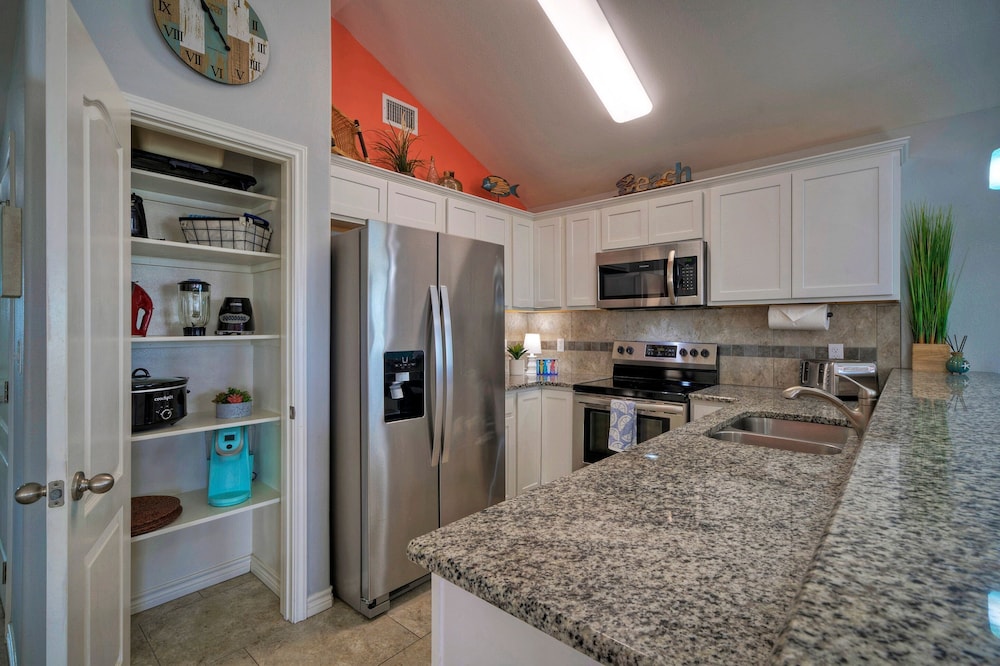 Laid Back Lime by Avantstay Near Beach w Pool Complimentary Pool Warmer