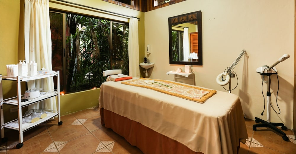 Arenal Paraíso Resort & Thermo Mineral Hot Springs