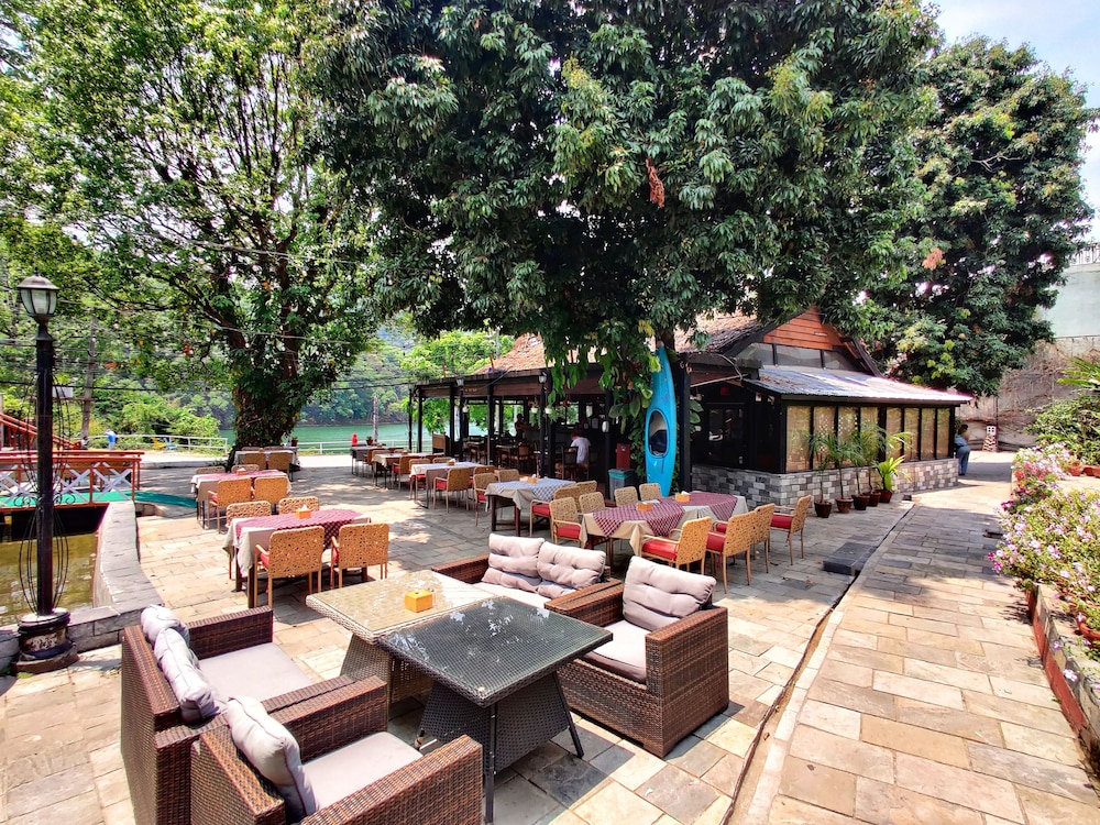 Lake View Resort