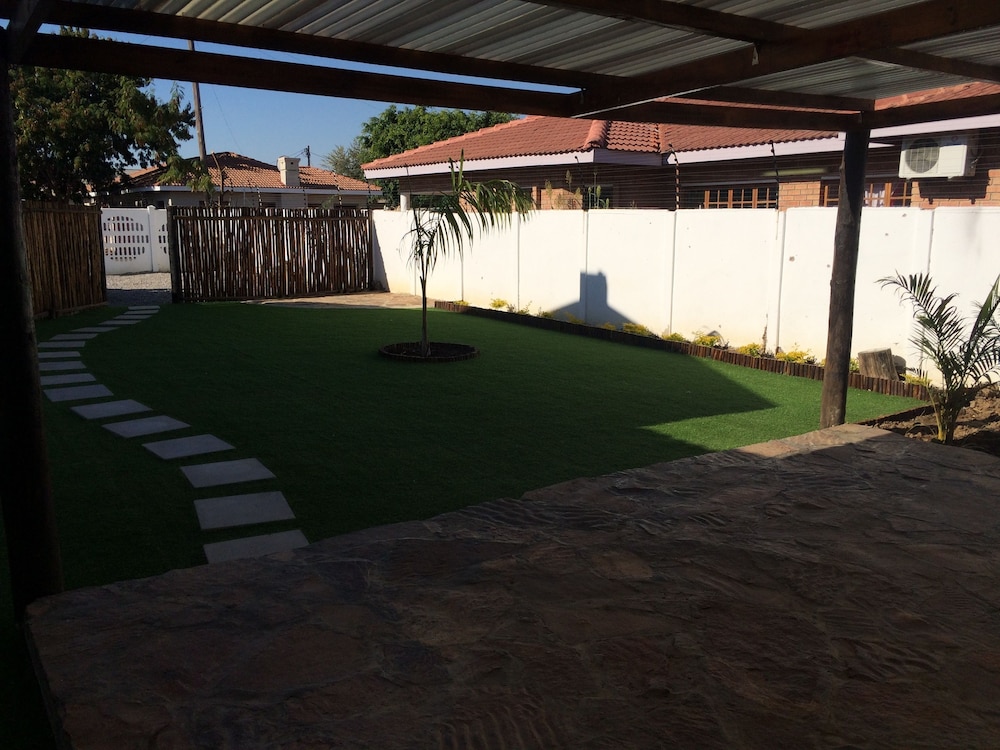 Photo 8
