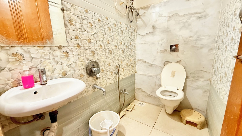 Hotel P & L near Mahakaleshwar Temple