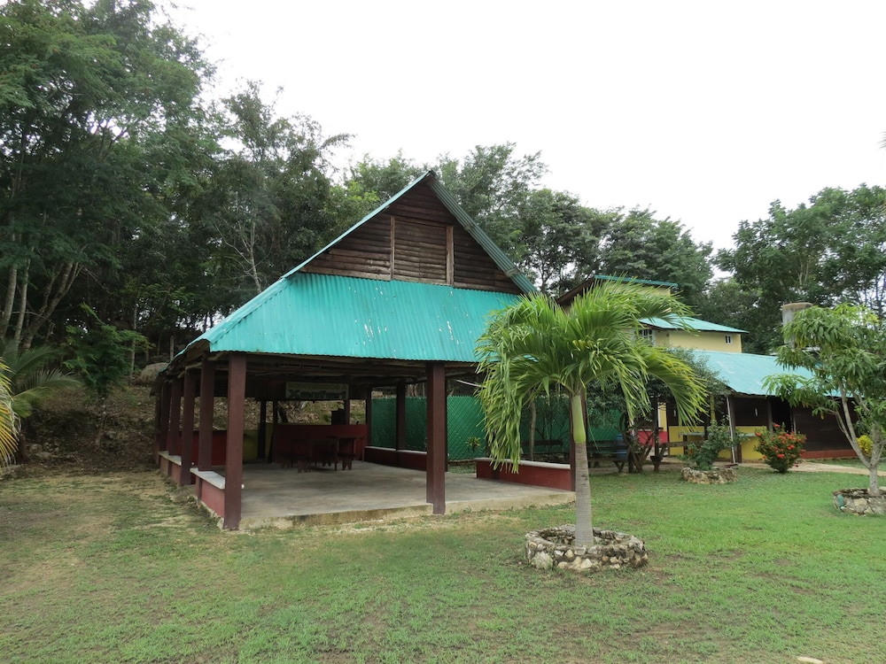 Hotel y cabañas Xanfari