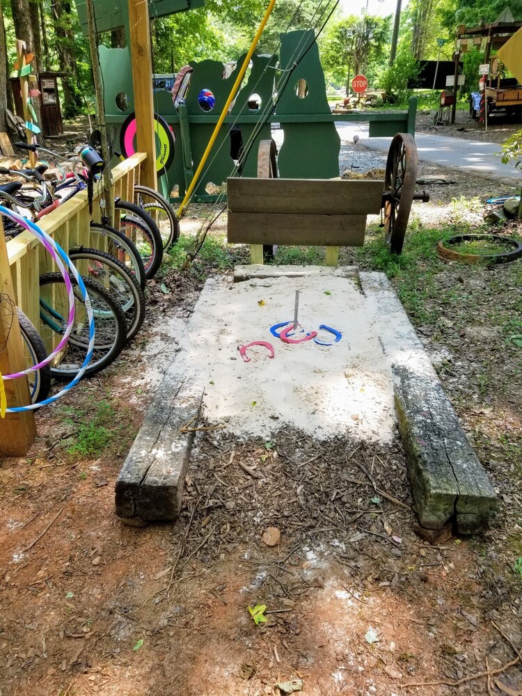 Bear Creek Lodge and Cabins in Helen Ga - Pet Friendly, River on Property, Walking Distance to downtown Helen