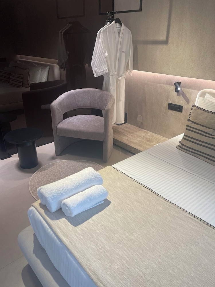 ASTARTE City Suite