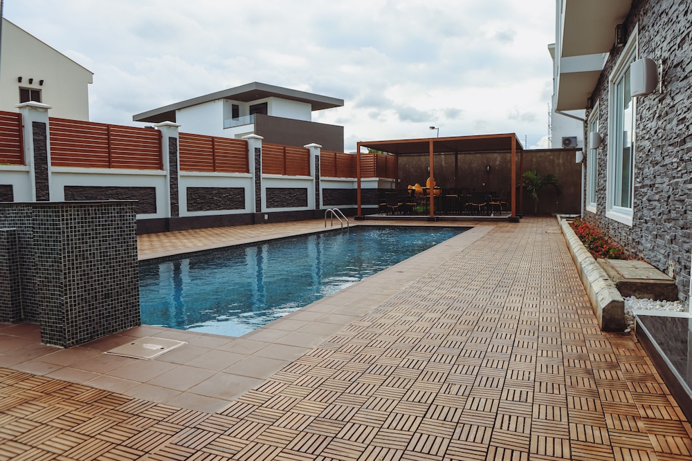 George Residence Banana Island view 4