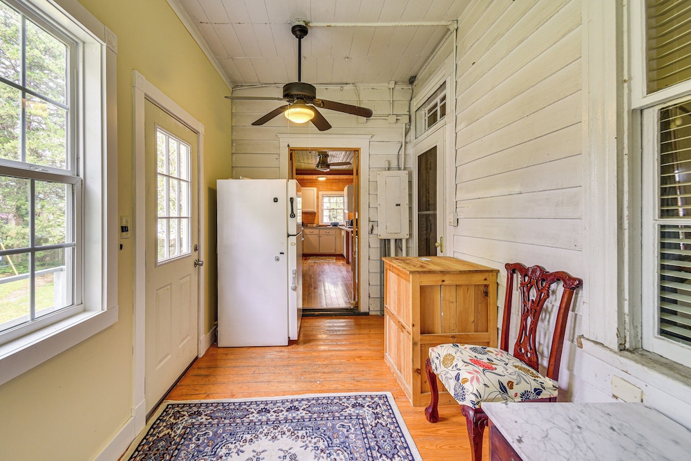 Historic Manor w/ Screened Porch in Elizabeth City