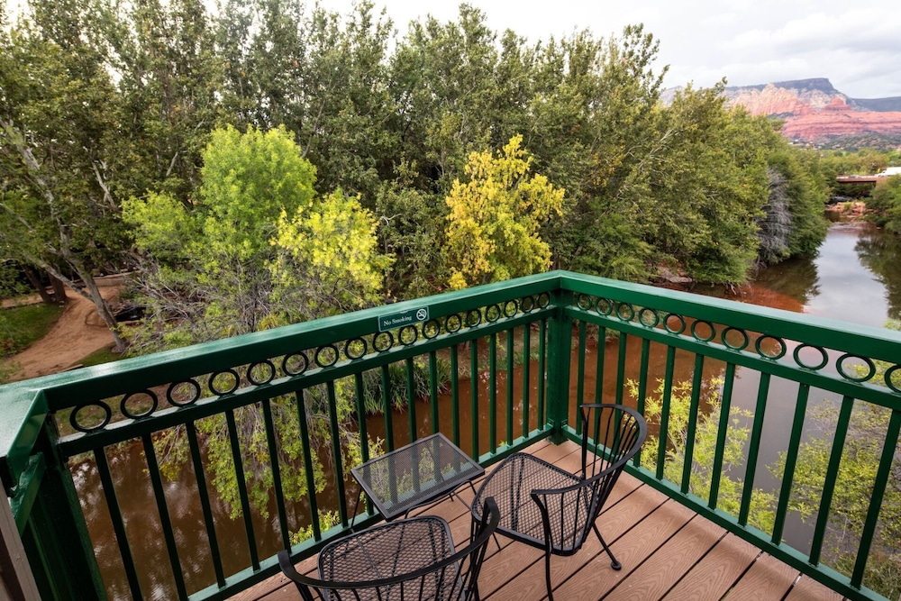 The Inn Above Oak Creek