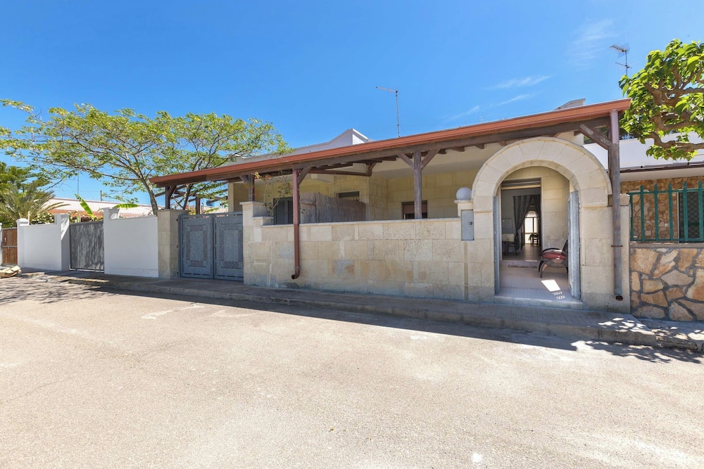 2463 Villetta Ginestra by Barbarhouse view 2