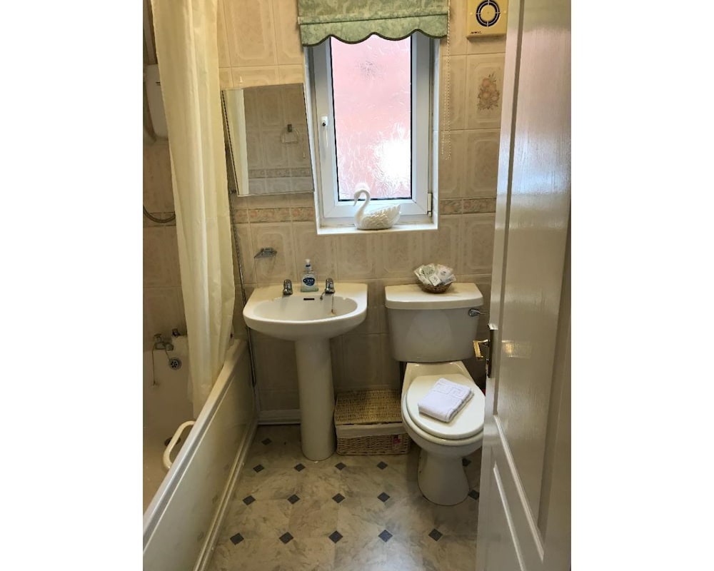 42 Beaumont Rise Rental - Worksop view 5