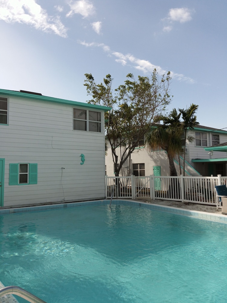 Swashbuckler Motel