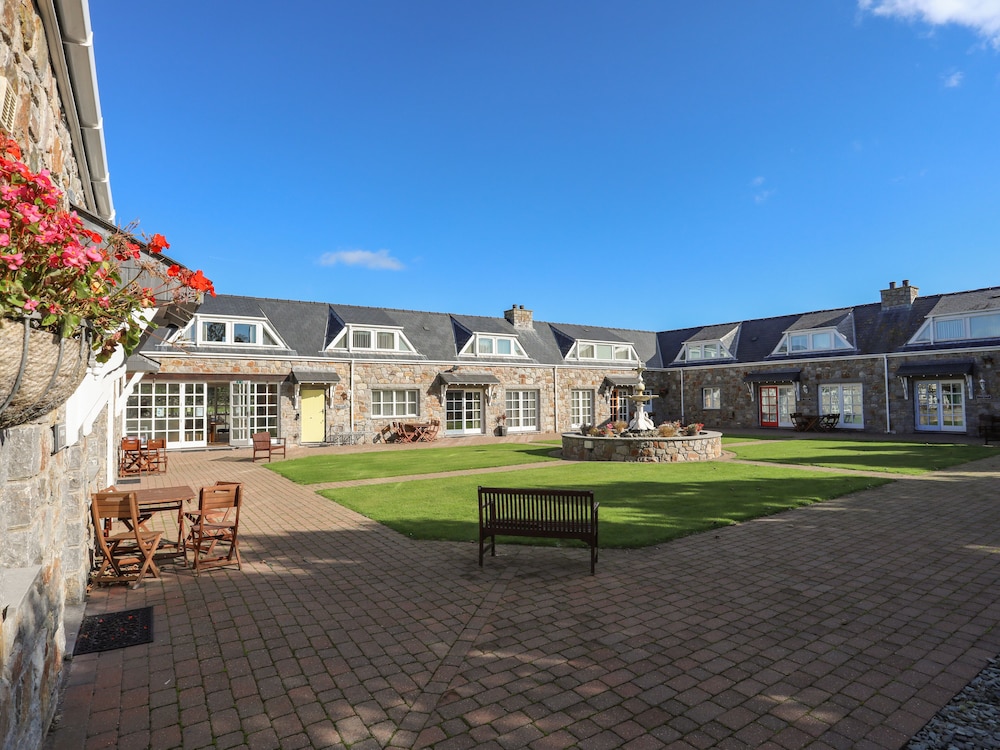 Tyn Towyn - Ty Gwyrdd view 5