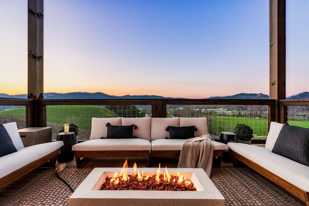 The Luxe 4 Bedroom Cabin