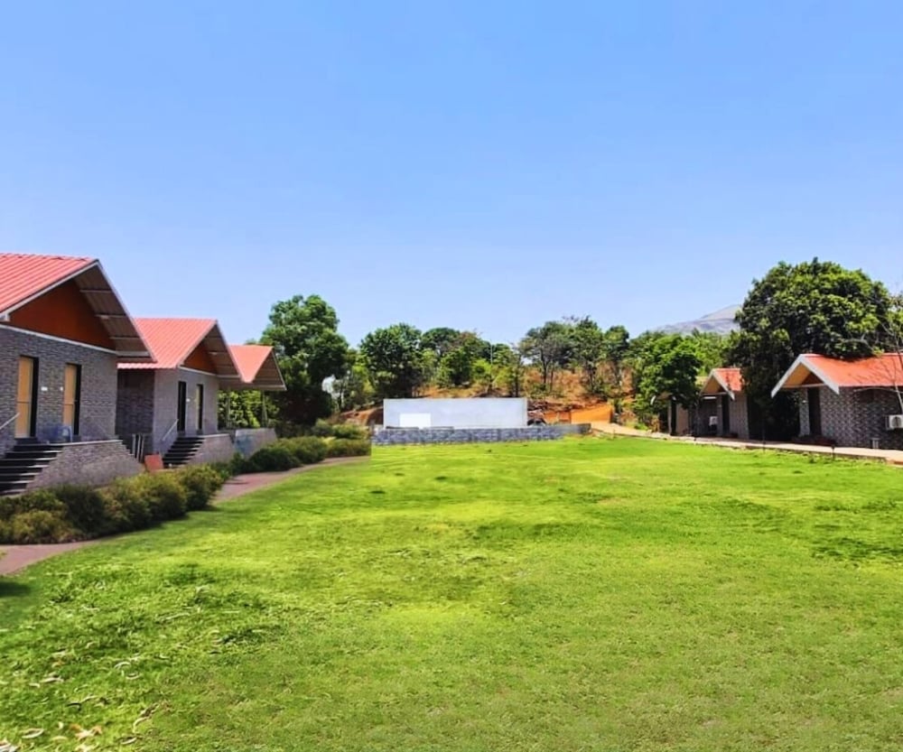 Shvas Island Resort